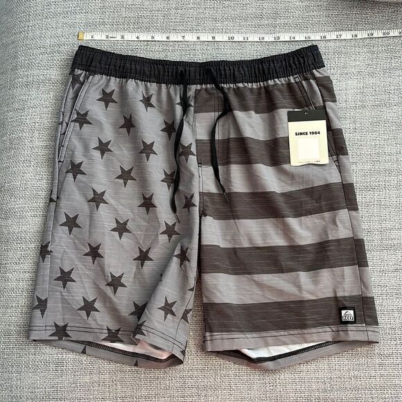 Reef Swim Trunks Mens Size Small Hancock E Waist Flag Black Grey Swimsuit Shorts - Picture 2 of 6